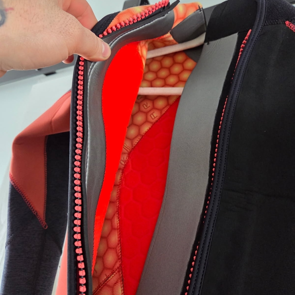 Women's Black and Red Wetsuit - Picture 6 of 8